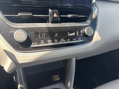 Used 2023 Toyota Corolla Cross LE FWD image 12