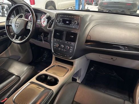 Used 2017 Dodge Grand Caravan SXT FWD image 15