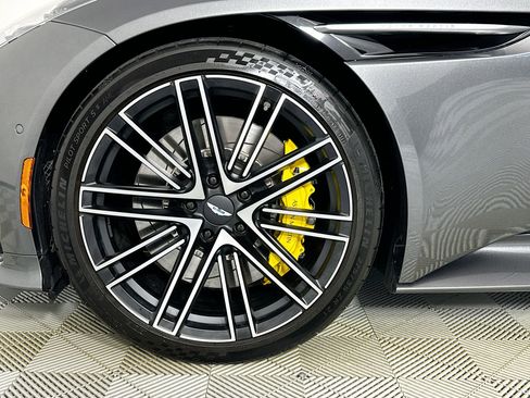 Used 2024 Aston Martin DB12 image 4