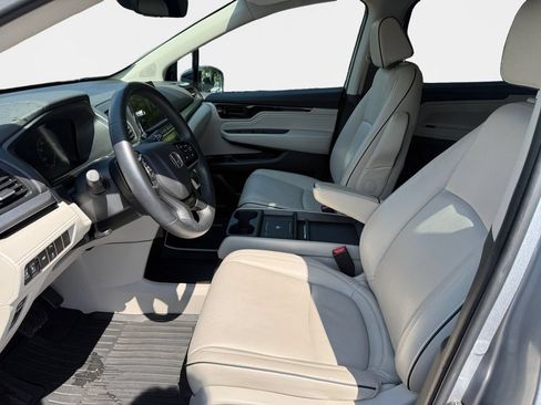 Certified 2025 Honda Odyssey Touring image 12