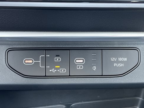 New 2026 Kia Carnival SX w/ SX Dark Edition Package image 8