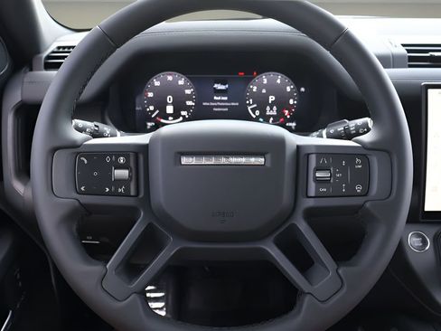 New 2026 Land Rover Defender 130 X-Dynamic SE image 19