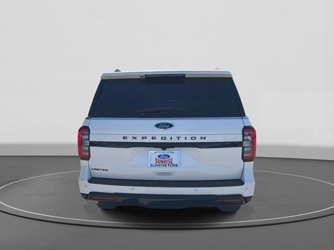 Used 2024 Ford Expedition Limited image 6