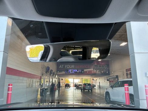 Used 2026 Hyundai Palisade SEL FWD image 25