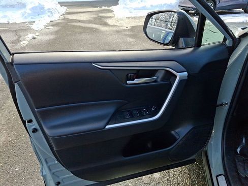 Used 2023 Toyota RAV4 XLE w/ Convenience Package image 13