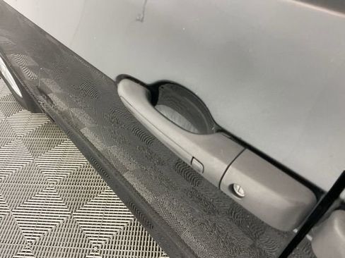 Used 2018 Chrysler Pacifica L image 11