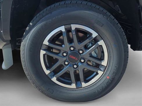 Used 2025 Toyota Tacoma TRD Sport w/ TRD Sport Upgrade Package AWD/4WD image 10