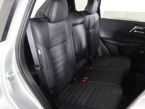 New 2026 Mitsubishi Outlander SE image 34