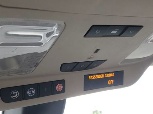 Certified 2019 Buick Envision Preferred AWD/4WD image 30
