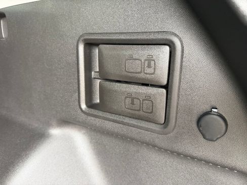 Used 2022 GMC Terrain SLE FWD image 27