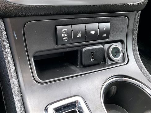 Used 2016 GMC Acadia SLE AWD/4WD image 35