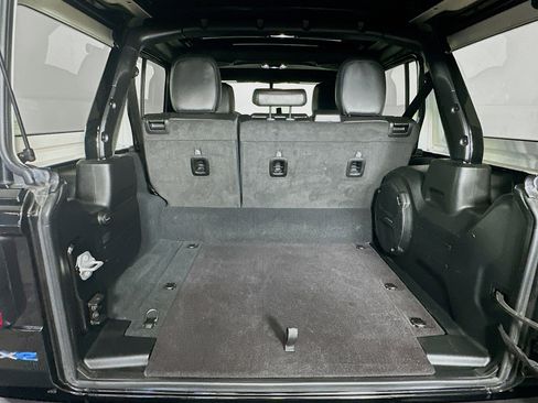 Used 2023 Jeep Wrangler Sahara image 28