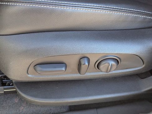 Used 2023 GMC Terrain SLT w/ Elevation Edition image 24