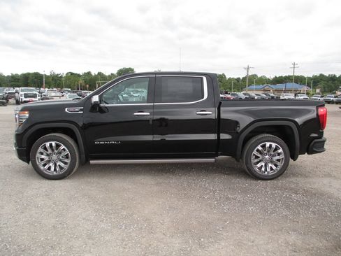 New 2026 GMC Sierra 1500 Denali w/ Denali Reserve Package AWD/4WD image 11