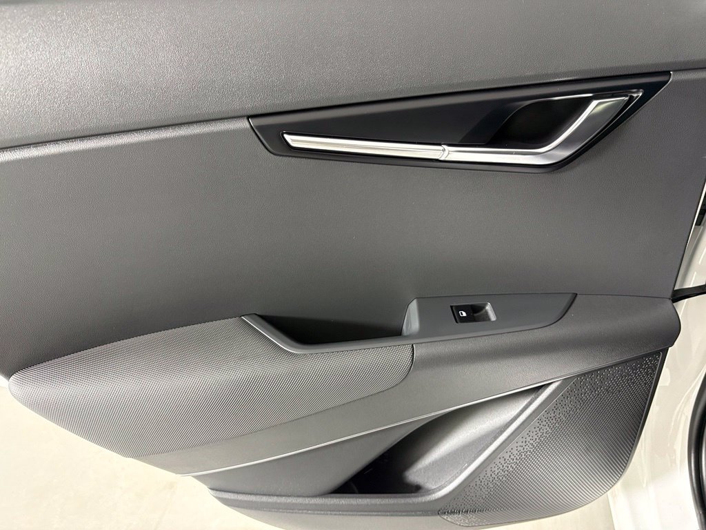 New 2026 Kia Niro EX FWD image 31