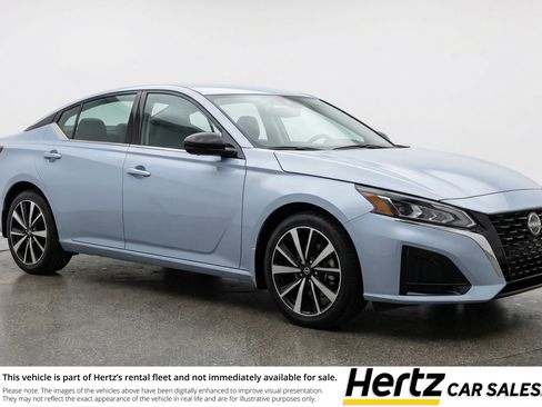 Used 2025 Nissan Altima 2.5 SR image 1