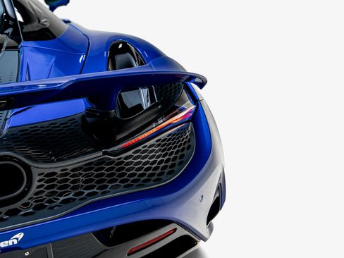 Used 2024 McLaren 750S Spider RWD image 36