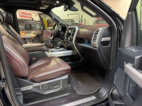 Used 2016 Ford F150 Platinum w/ Equipment Group 701A Luxury RWD image 38