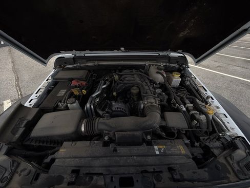 Used 2023 Jeep Gladiator Sport w/ Trailer Tow Package image 32