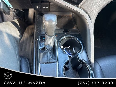 Used 2019 Toyota Camry SE w/ Protection Package (Q2) FWD image 17