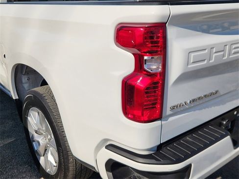 Used 2024 Chevrolet Silverado 1500 Custom image 7