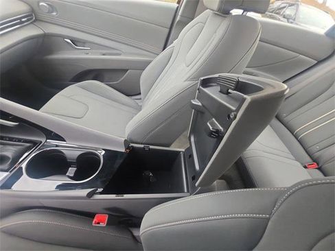 Certified 2023 Hyundai Elantra SEL w/ Convenience Package image 21
