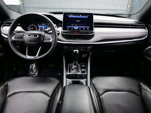 Used 2024 Jeep Compass 4WD image 19