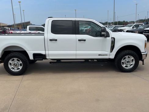 Used 2025 Ford F250 XLT AWD/4WD image 2