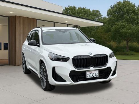 Used 2025 BMW X1 xDrive28i w/ Premium Package image 5