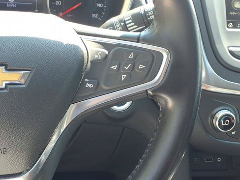 Used 2019 Chevrolet Equinox LT FWD image 18