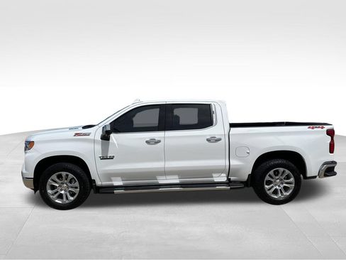 Used 2025 Chevrolet Silverado 1500 LTZ AWD/4WD image 2