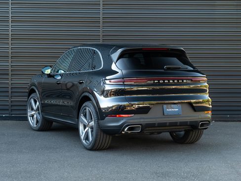 New 2026 Porsche Cayenne image 3