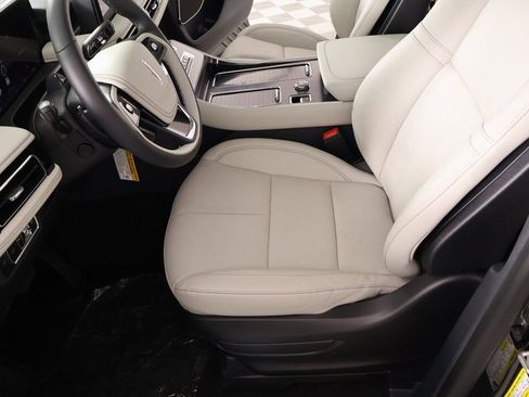 New 2026 Lincoln Aviator AWD image 11