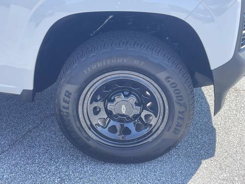 Used 2025 Chevrolet Colorado W/T w/ WT Convenience Package II RWD image 10