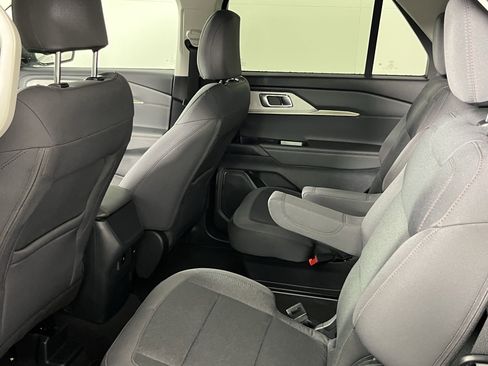 Used 2025 Ford Explorer Active image 13