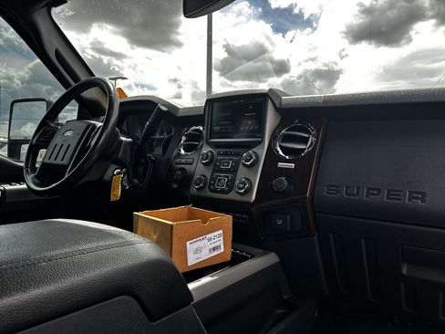 Used 2016 Ford F350 Lariat w/ Lariat Ultimate Package AWD/4WD image 14
