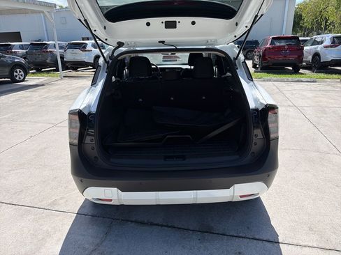 Used 2025 Nissan Kicks SV FWD image 31