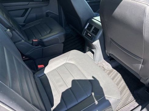 Used 2021 Volkswagen Atlas SEL Premium image 41