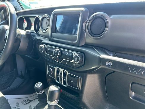 Used 2023 Jeep Wrangler Unlimited AWD/4WD image 24