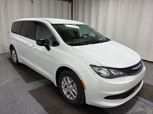 New 2026 Chrysler Voyager LX image 3