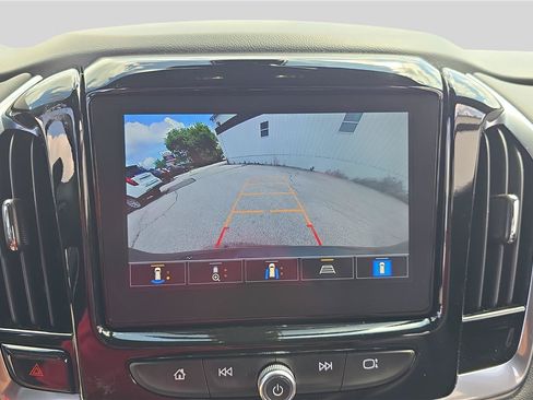 Used 2023 Chevrolet Traverse RS AWD/4WD image 22