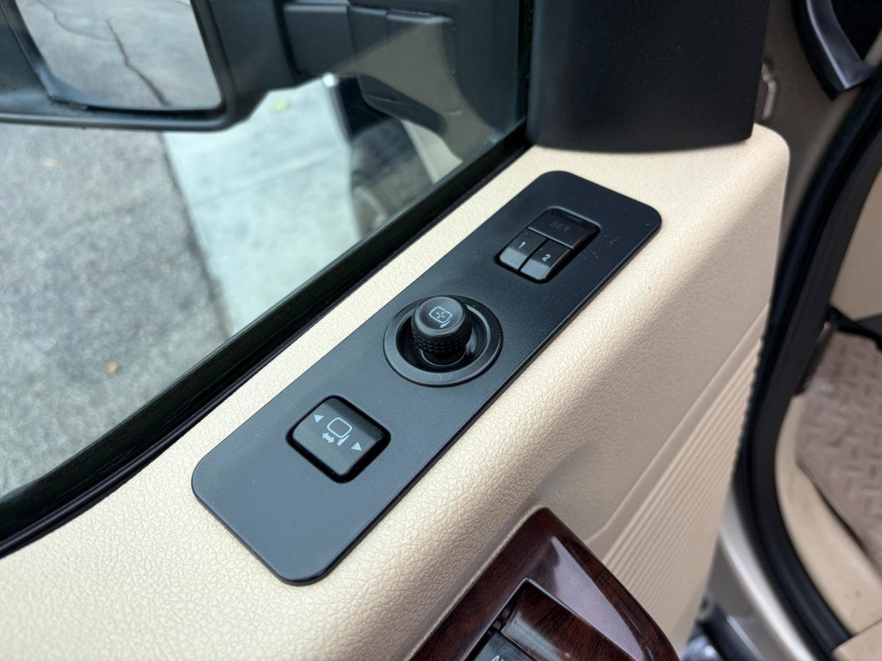 Used 2008 Ford F350 Lariat AWD/4WD image 11