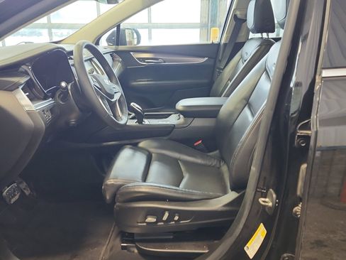 Used 2017 Cadillac XT5 Luxury image 10