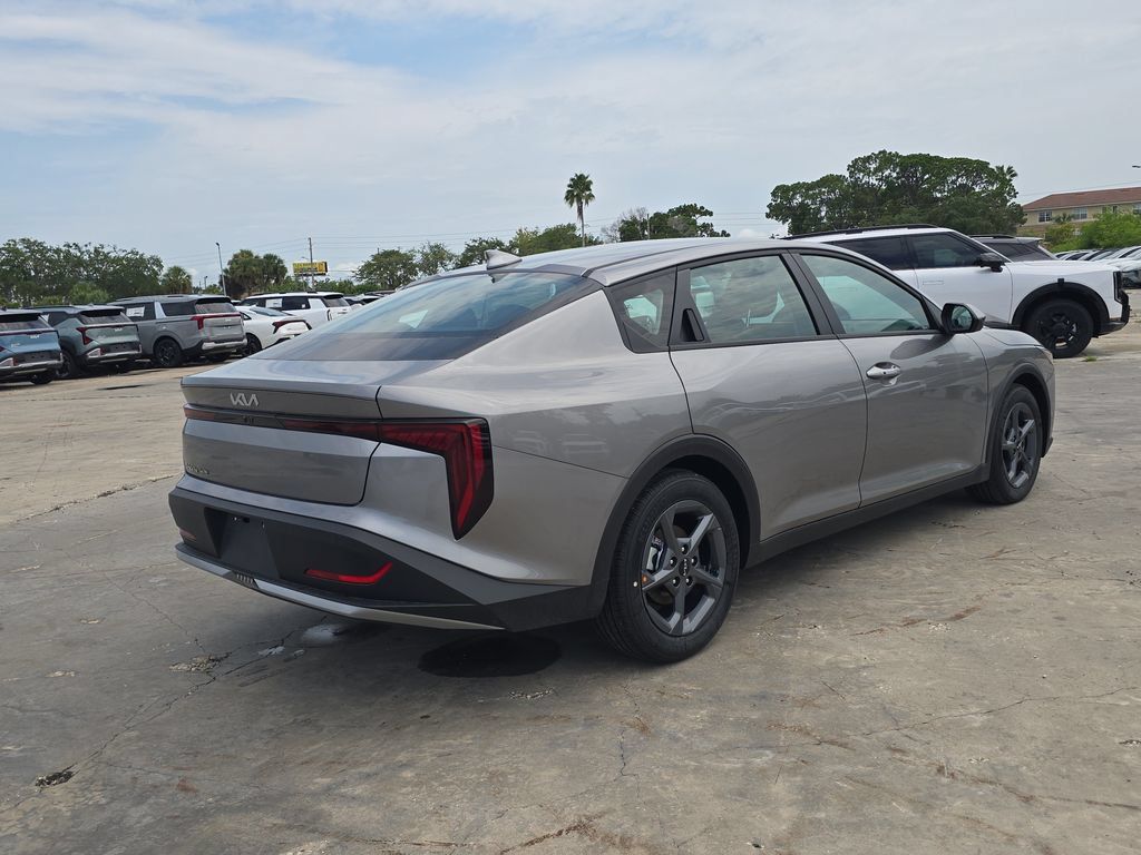 New 2026 Kia K4 FWD image 8