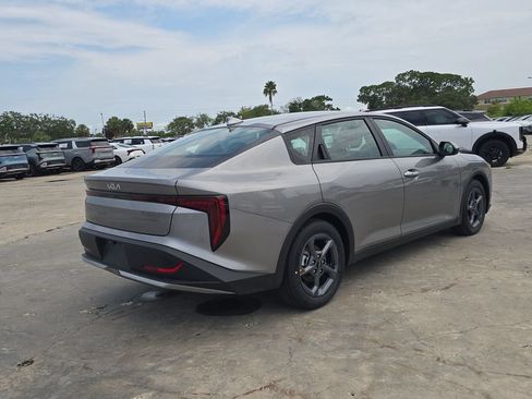 New 2026 Kia K4 FWD image 8