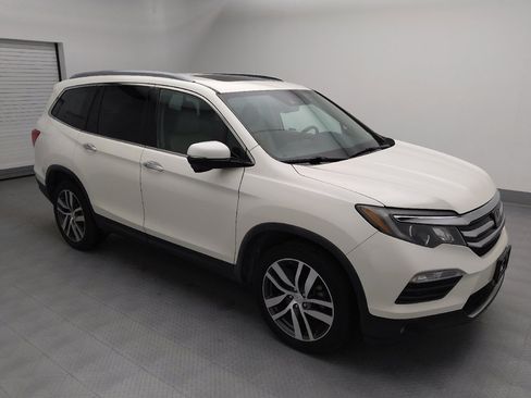 Used 2018 Honda Pilot Touring image 11