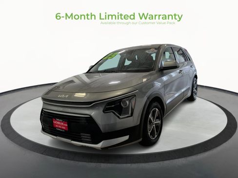 Used 2023 Kia Niro LX FWD image 3