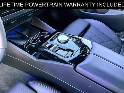 Used 2025 BMW 530i xDrive image 18