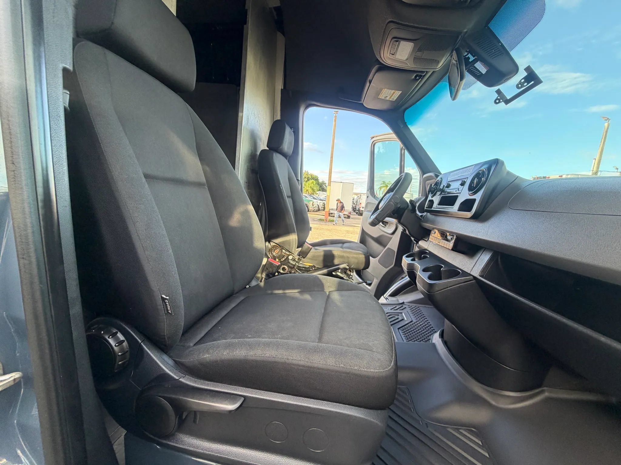 Used 2019 Mercedes-Benz Sprinter 170 image 16