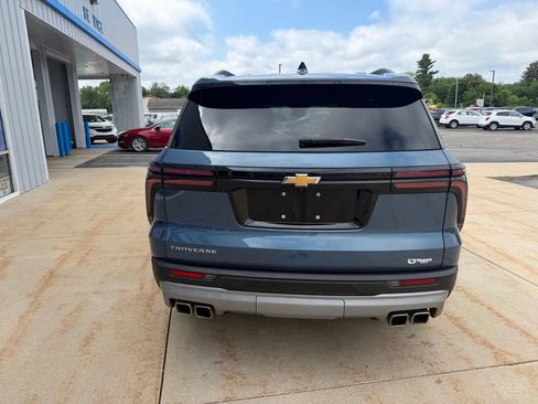 Certified 2025 Chevrolet Traverse LT FWD image 4